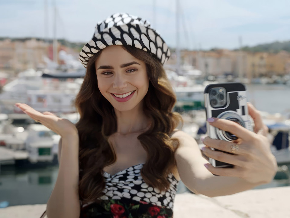 Emily Selfie – Pariser Stil