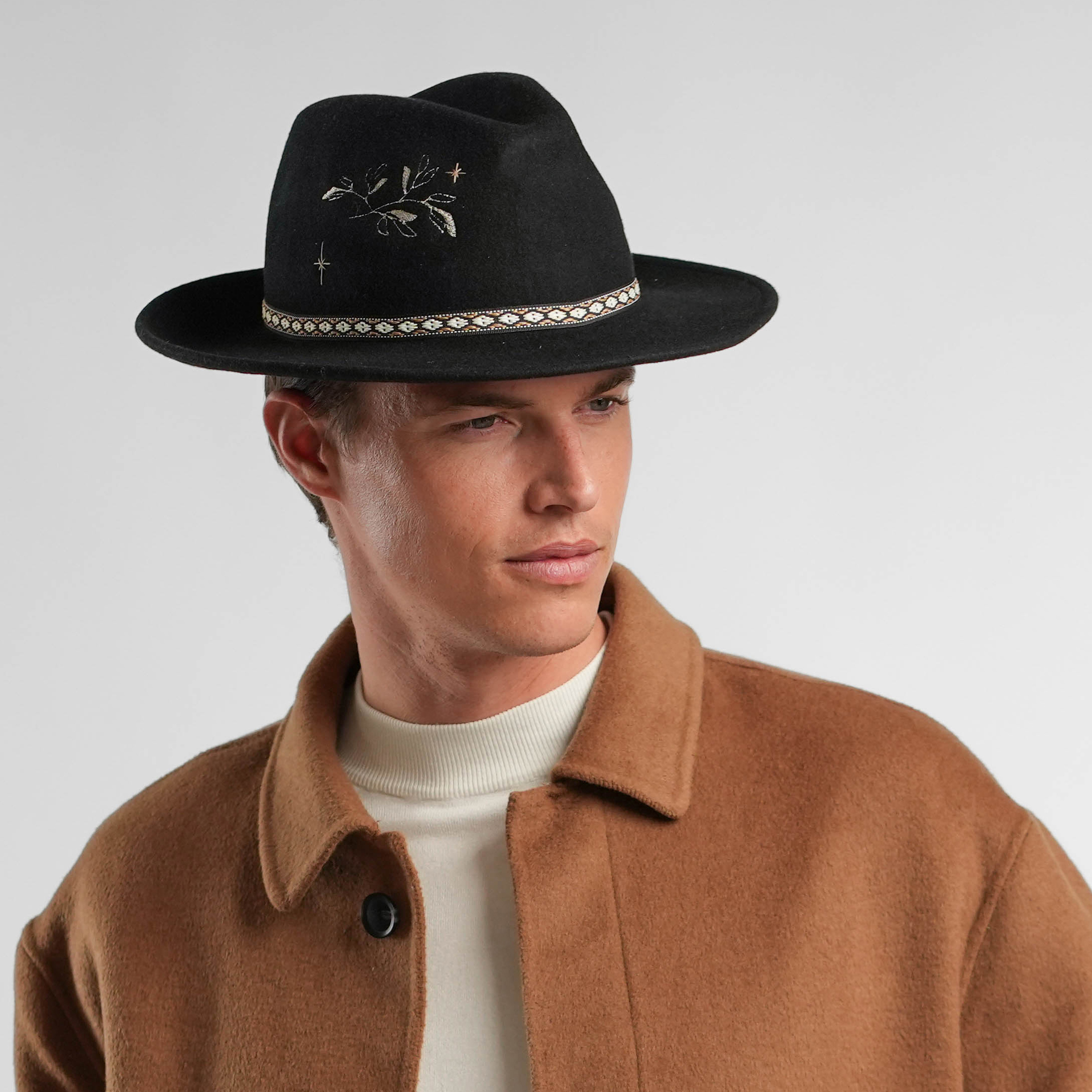 Fedora Hut – klassisch gerade getragen